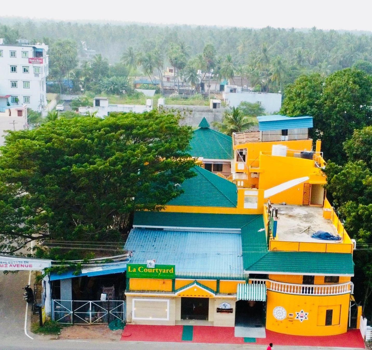 La Courtyard Hotel Pondicherry Exterior photo